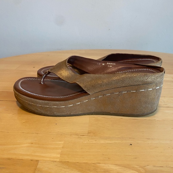 Donald J. Pliner Metallic Gold and Rich Brown Sandals - Picture 4 of 8